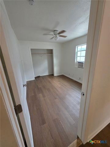 702 San Antonio Avenue 4, Seguin, TX 78155