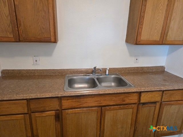 702 San Antonio Avenue 4, Seguin, TX 78155