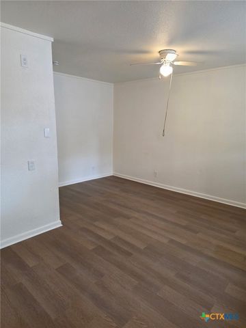 702 San Antonio Avenue 4, Seguin, TX 78155