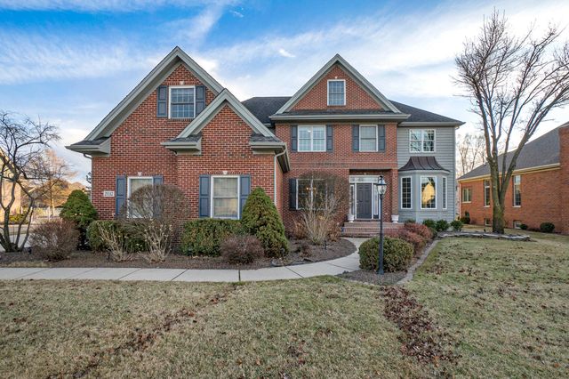 2032 Maplewood Circle, Highland, IN 46322