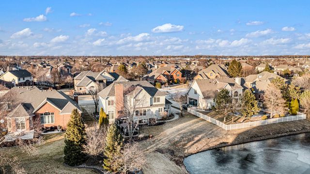 2032 Maplewood Circle, Highland, IN 46322