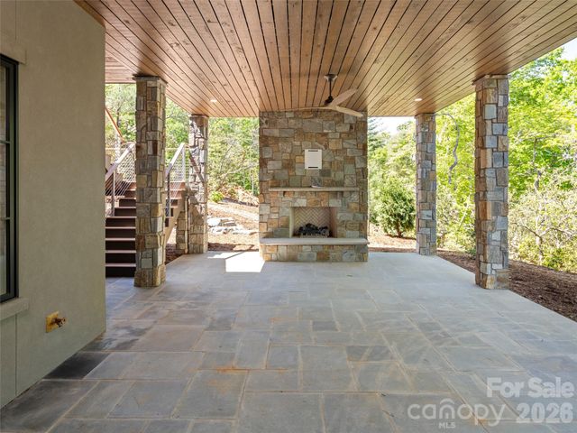 87 Misty Valley Parkway, Arden, NC 28704