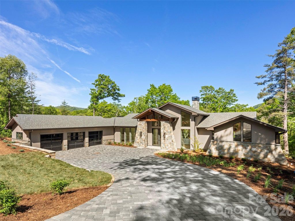87 Misty Valley Parkway, Arden, NC 28704