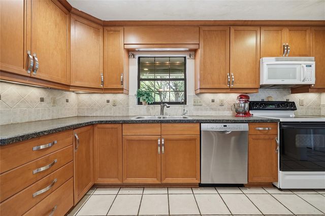 17611 NW 266TH STREET, High Springs, FL 32643