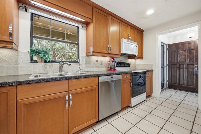 17611 NW 266TH STREET, High Springs, FL 32643