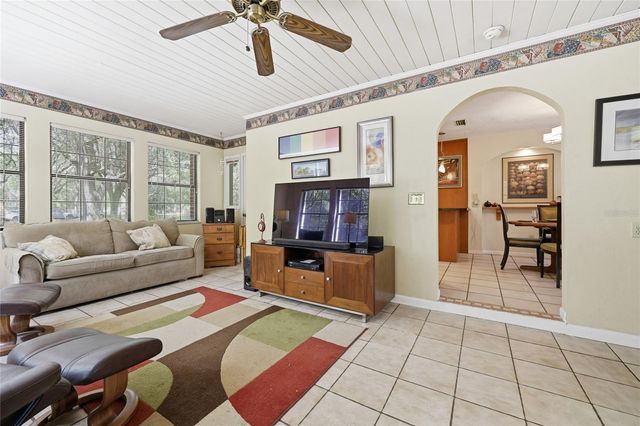 17611 NW 266TH STREET, High Springs, FL 32643