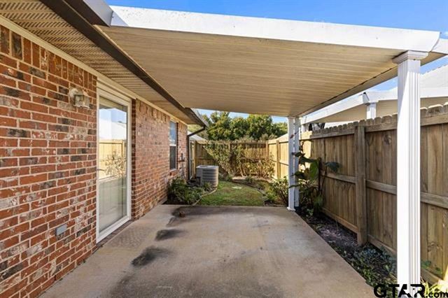 1807 Paverstone Lane, Longview, TX 75605