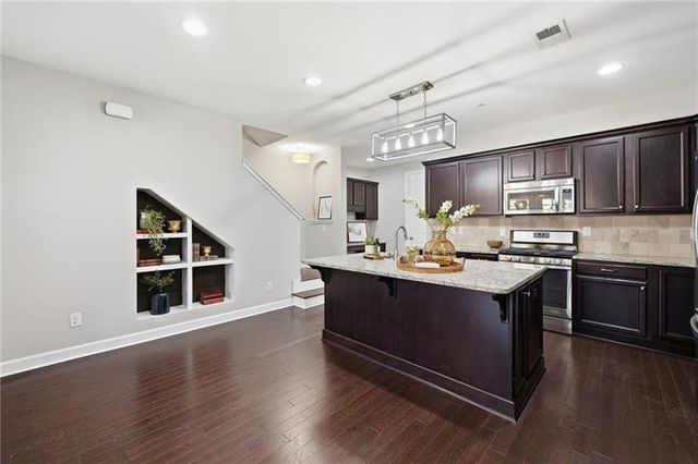 6088 Holly Park Lane SE, Mableton, GA 30126