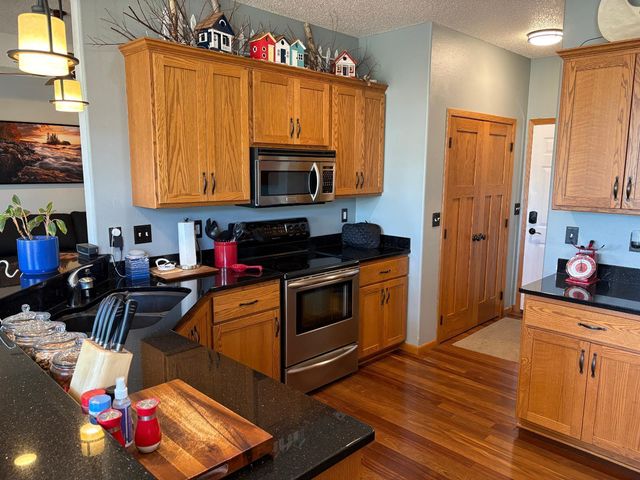 4737 6th Street S, Moorhead, MN 56560