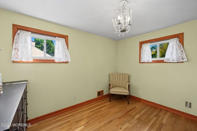 8 Bradford Road, East Brunswick, NJ 08816