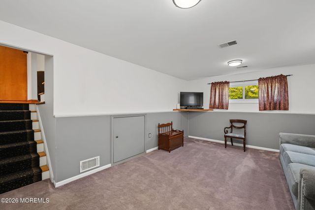 8 Bradford Road, East Brunswick, NJ 08816