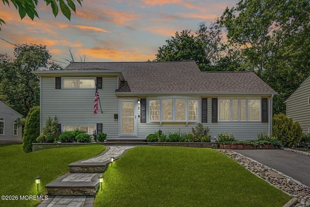 8 Bradford Road, East Brunswick, NJ 08816