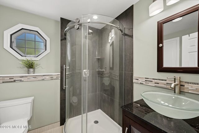 8 Bradford Road, East Brunswick, NJ 08816