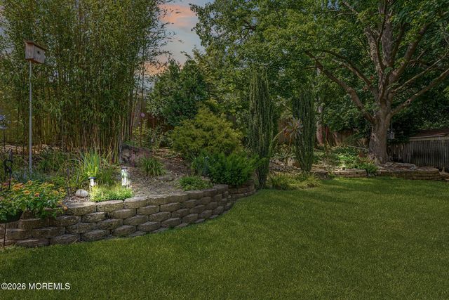8 Bradford Road, East Brunswick, NJ 08816
