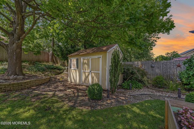 8 Bradford Road, East Brunswick, NJ 08816