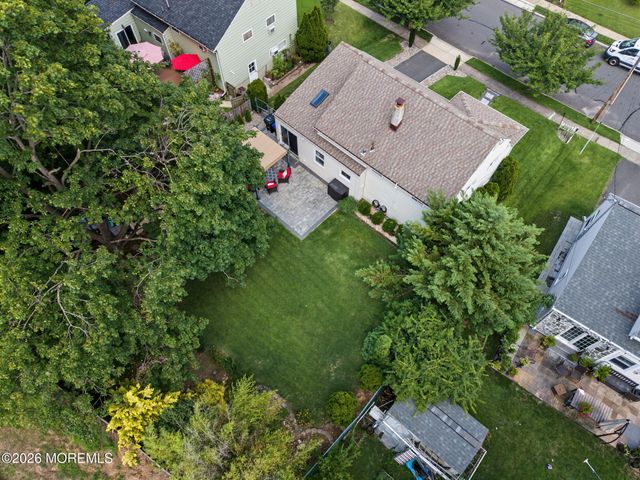 8 Bradford Road, East Brunswick, NJ 08816