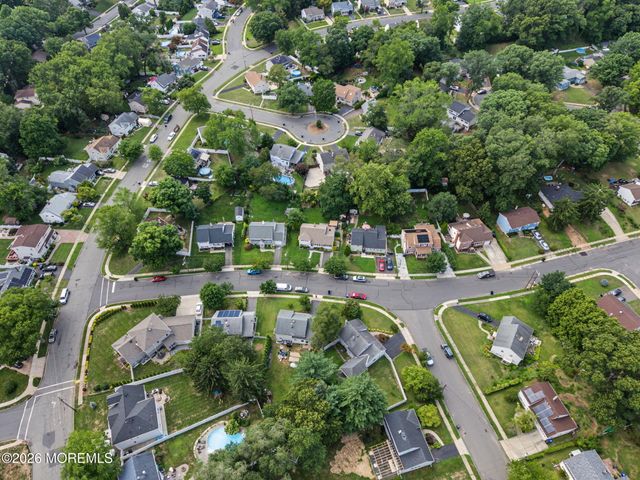 8 Bradford Road, East Brunswick, NJ 08816