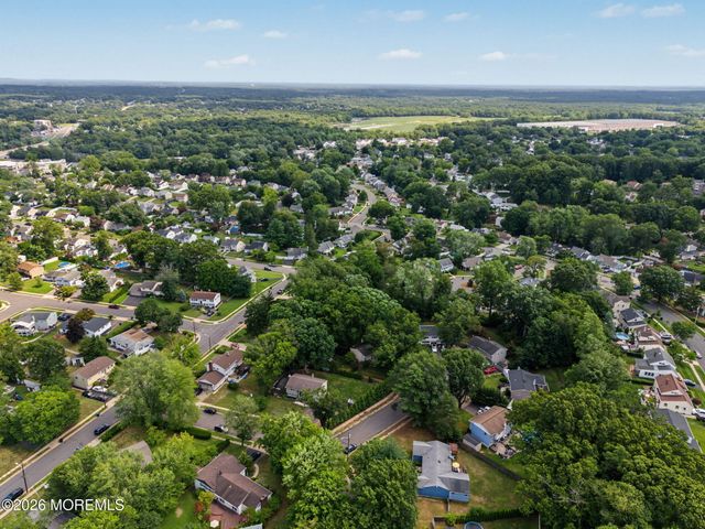8 Bradford Road, East Brunswick, NJ 08816