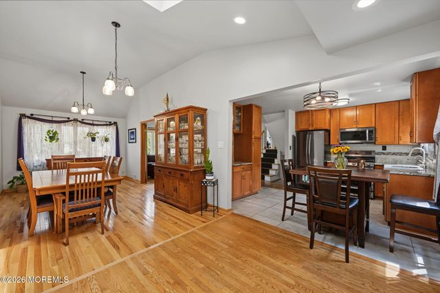 8 Bradford Road, East Brunswick, NJ 08816