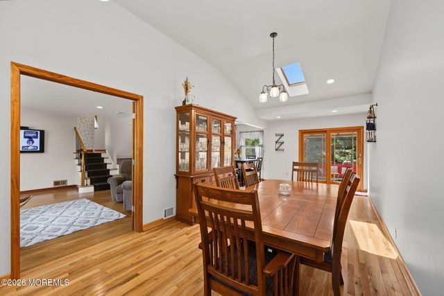8 Bradford Road, East Brunswick, NJ 08816