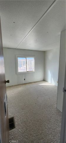 6042 Milne Road, Landers, CA 92285