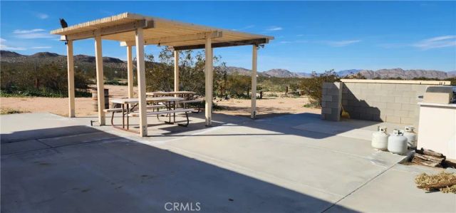 6042 Milne Road, Landers, CA 92285