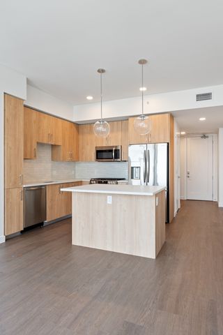 1212 Demonbreun St Apt 909, Nashville, TN 37203