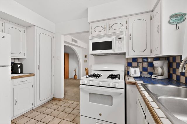 2810 Calle Campeon, Santa Fe, NM 87505