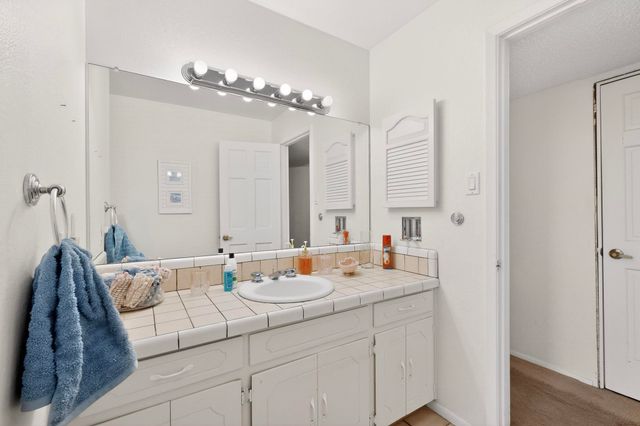 2810 Calle Campeon, Santa Fe, NM 87505