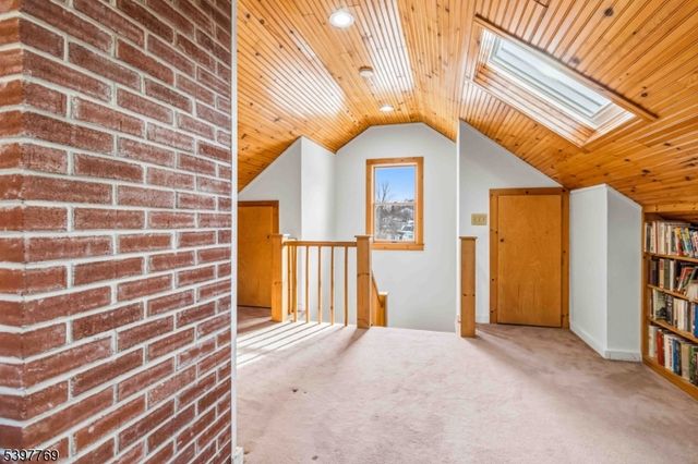 2 Longview Ter, Morristown Town, NJ 07960