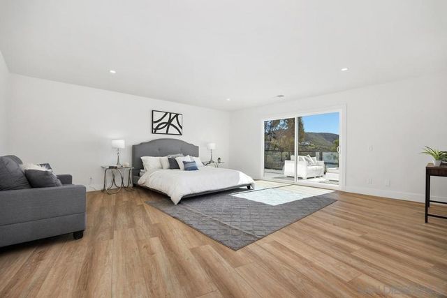 1112 Starview Dr, Vista, CA 92084