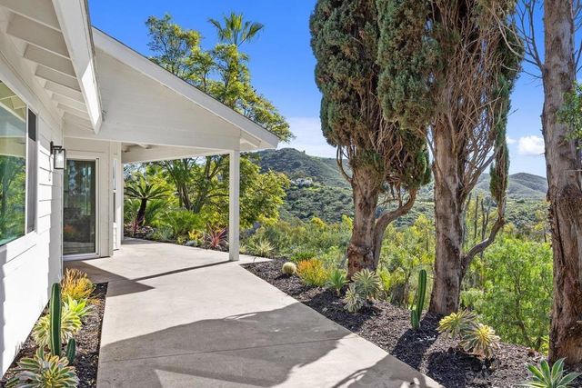 1112 Starview Dr, Vista, CA 92084