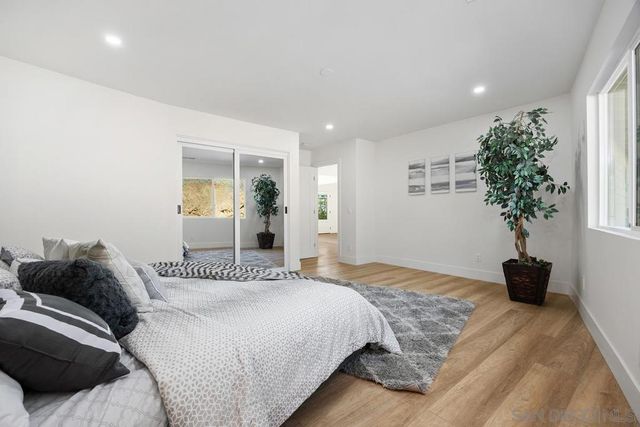 1112 Starview Dr, Vista, CA 92084