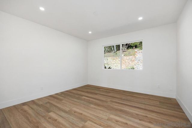 1112 Starview Dr, Vista, CA 92084