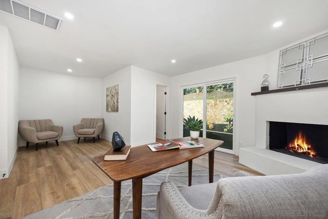 1112 Starview Dr, Vista, CA 92084