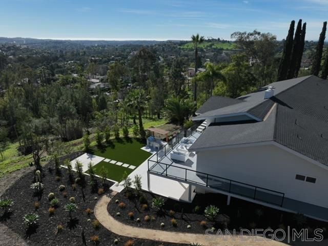 1112 Starview Dr, Vista, CA 92084