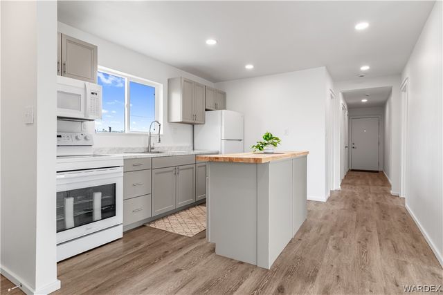 4392 S Rio Verde Drive, Fort Mohave, AZ 86426