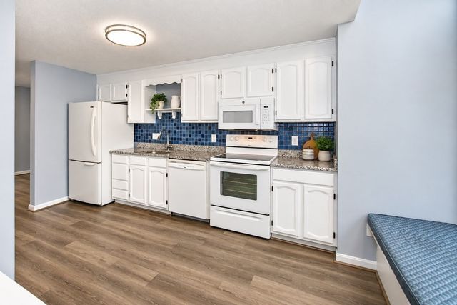 303 Maple Brook Rd. 303, Bellingham, MA 02019