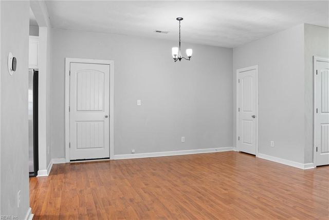 1949 Rockwood Dr, Chesapeake, VA 23323