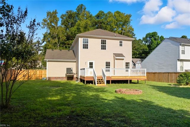 1949 Rockwood Dr, Chesapeake, VA 23323