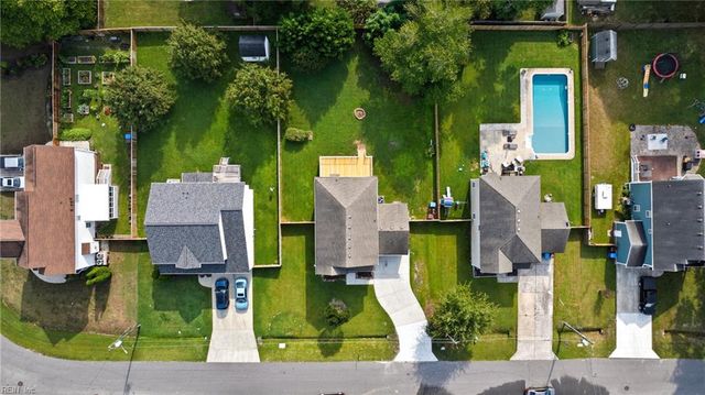 1949 Rockwood Dr, Chesapeake, VA 23323