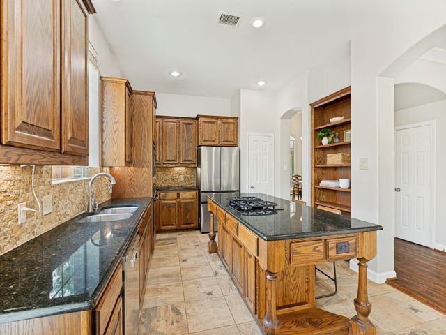 1001 Thornapple Drive, Mckinney, TX 75071