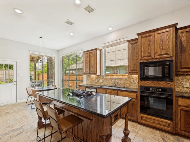 1001 Thornapple Drive, Mckinney, TX 75071