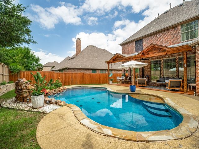 1001 Thornapple Drive, Mckinney, TX 75071