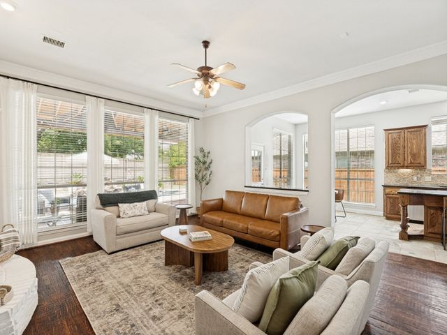 1001 Thornapple Drive, Mckinney, TX 75071