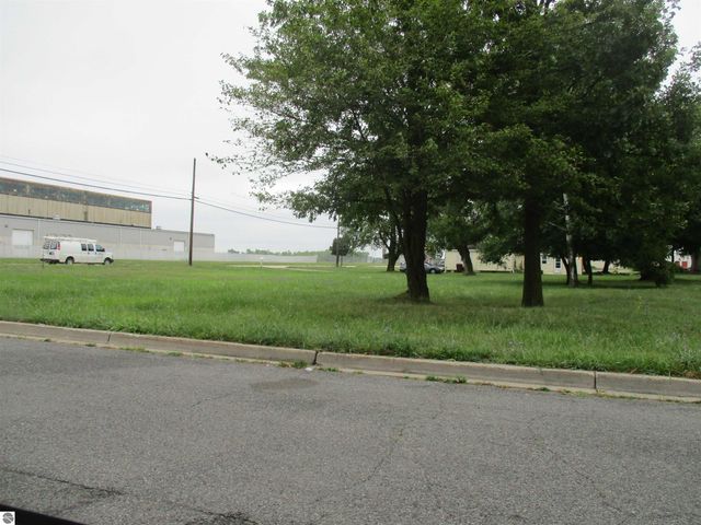 1528 E Superior Street, Alma, MI 48801