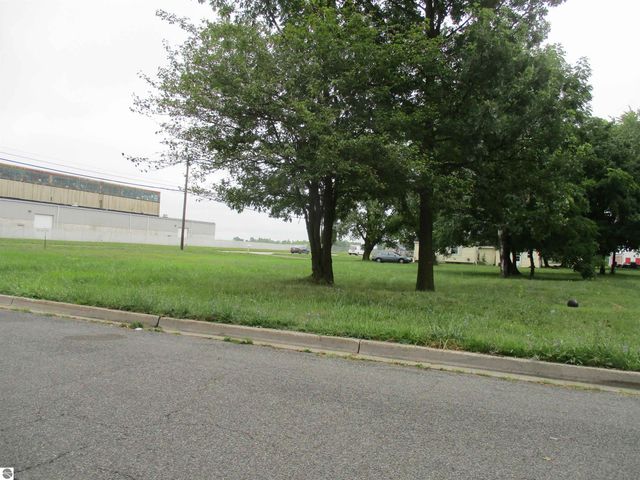 1528 E Superior Street, Alma, MI 48801