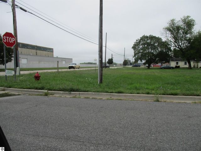 1528 E Superior Street, Alma, MI 48801