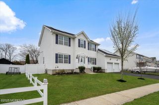 4 Goldenrod Avenue, Bayville, NJ 08721