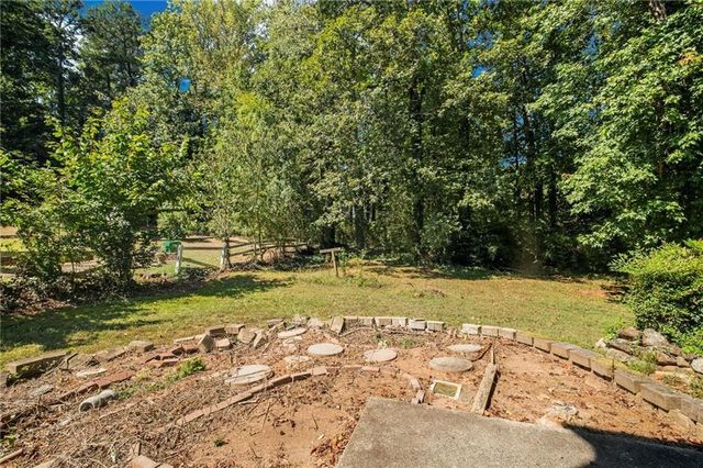 990 Chapman Lane, Stone Mountain, GA 30088